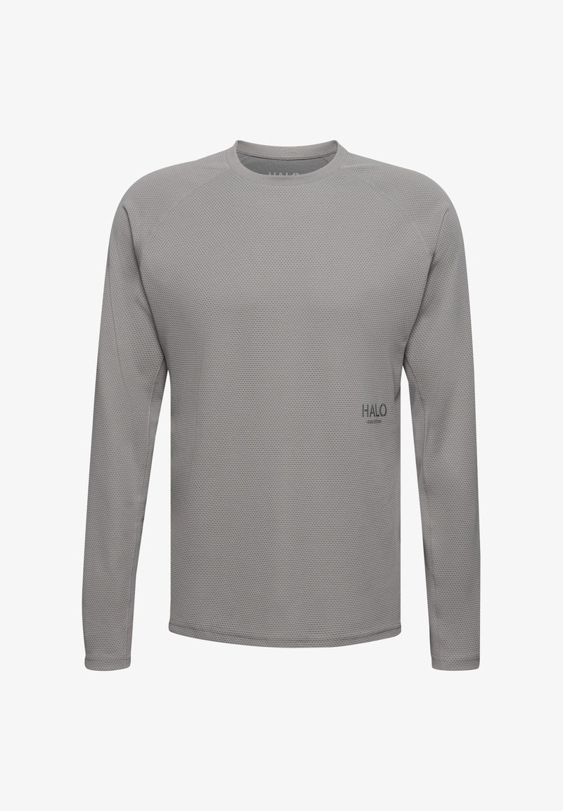 Szara koszulka sportowa z długim rękawem, wykonana z teksturowanej, oddychającej tkaniny, z okrągłym dekoltem i dyskretnym logo HALO z przodu.