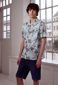 Levi's® CLASSIC CAMPER - Camisa - thistles starlight blue