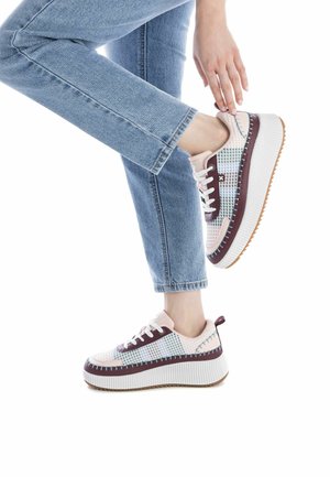 XTI Sneakers basse - burgundy