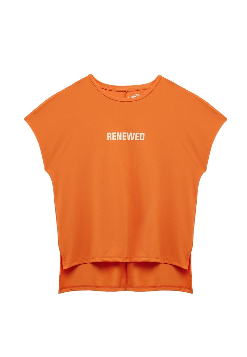 Oranje top met korte mouwen, gemaakt van zacht materiaal, met een verlaagde schouderontwerp en een ronde zoom, met het woord "HERSTELD" in witte tekst.