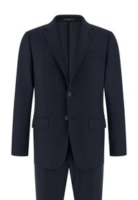 Marineblauer Herrenanzug mit Kerbkragen, Zweiknopfleiste, Pattentaschen und passenden Hosen, dargestellt vor weißem Hintergrund.