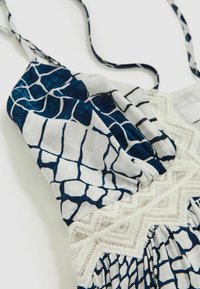 Reiss REGULAR FIT - ESTELLA ANIMAL CAMI - Top - blue