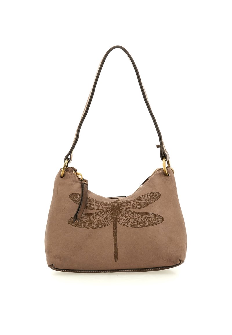 Borsa a tracolla in pelle marrone con una superficie liscia e un design di libellula in rilievo sulla parte anteriore; presenta una singola tracolla curvata.