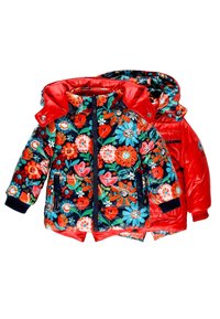 Kleurvolle bloemenpatroon pufferjack met een rode capuchon en manchetten, voorzien van een voorkant met rits en zijzakken. Omkeerbaar ontwerp met een effen rode zijde.