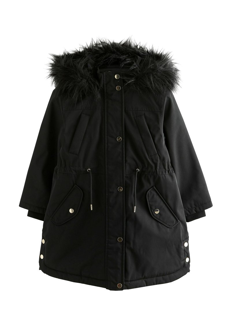 Sort parka med fake fur-beklædning på hætten, trykknapper, to frontlommer, justerbar snor i taljen og sidelukninger med trykknap.