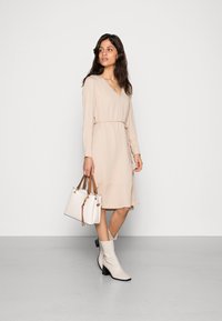 Calvin Klein OPEN NECK DRESS - Vestido de dia - moccasin