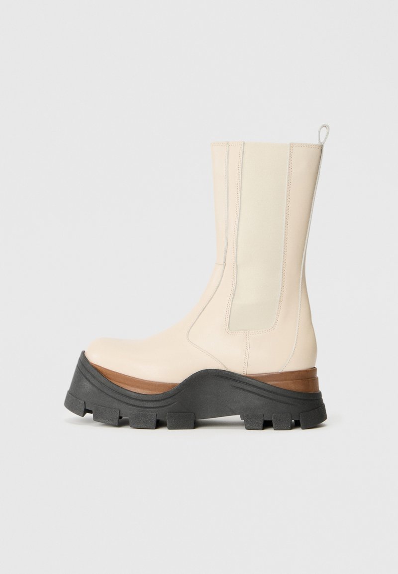 ALOHAS Plateaulaarzen crème