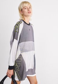 adidas Originals MESH TEE - Kasdienė suknelė - grey