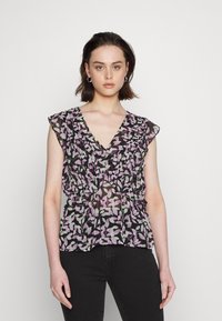 Blusa preta com padrão floral em tons de roxo e verde. Apresenta decote em V, mangas com babados e cintura franzida. Textura transparente.
