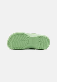 Crocs CLASSIC - Klompe - fair green