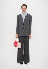 Love Moschino - QUILT - Handbag - powder Thumbnail Image 1