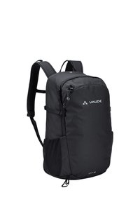 Zwarte rugzak met een gestructureerde afwerking, voorzien van ritscompartimenten, verstelbare banden en een zijvak van gaas. Logo weergegeven op de voorkant.