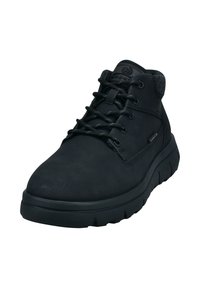 Schwarze Schnürstiefelette aus strukturiertem Leder mit gepolstertem Schaft und Gummisohle; verfügt über metallische Beschläge und verstärkte Nähte.