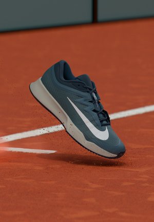 Nike Performance, VAPOR PRO 3 - Tennisschuh für Sandplätze - smokey blue/white/light bone/new slate