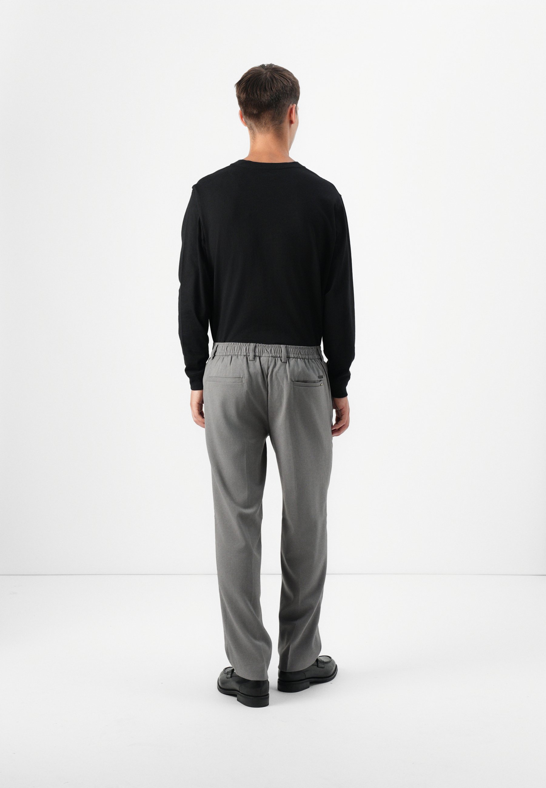 Pantaloni Chino Larghi JACK & JONES JPSTKARL, Uomo, Vestibilità Baggy, Tessuto Leggero (87% Poliestere, 10% Viscosa, 3% Elastan)