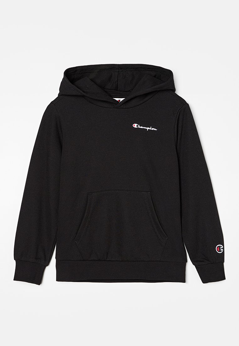 Felpa nera con cappuccio e tasca frontale. Presenta un piccolo logo ricamato sul petto e una toppa con logo sulla manica. Tessuto morbido.