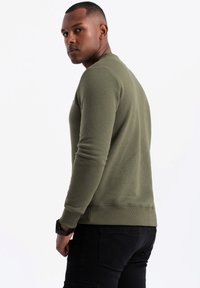 Ombre OM-SSPS-0181 - Sudadera - dark olive