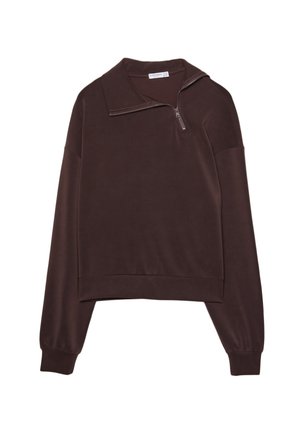 Brązowy sweter z wysokim kołnierzem, zamek błyskawiczny, obniżone ramiona i ściągacze. Miękka, gładka faktura z krótkim krojem.
