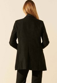 BENOA REGINE - Manteau court - noir