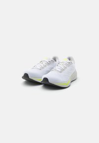 adidas Performance RESPONSE - Laufschuh Straße - footwear white/lucid lemon