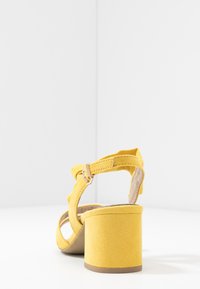 Marco Tozzi Riemensandalette - yellow