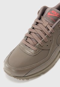 Thumbnail Image 6