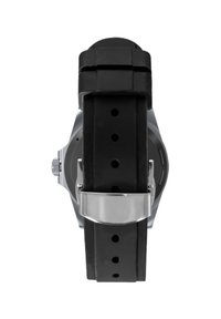 Zwarte rubberen horlogeband met rechthoekige vorm, roestvrijstalen gesp en verstelbare gaatjes, bevestigd aan een metalen horlogekast.