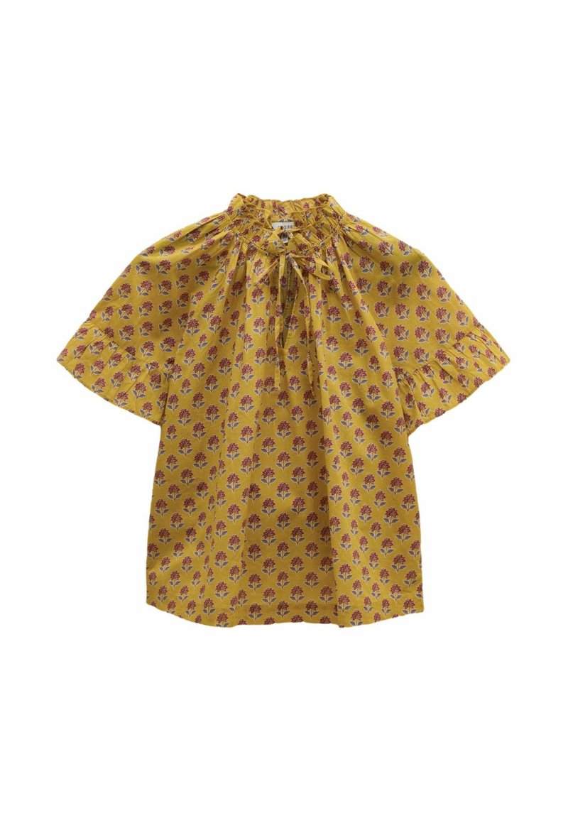 Kollane lilleline lühikeste varrukatega pluus, millel on kogutud kaelus ning tekstuurilisel kangal väikeste lillade ja roheliste lillede print.