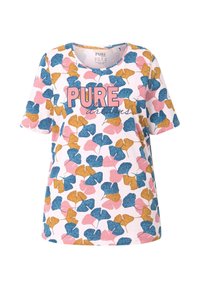 Camiseta de manga corta y cuello redondo en blanco con un patrón de hojas de ginkgo multicolor en azul, rosa y amarillo. Presenta el texto "PURO" en la parte delantera.