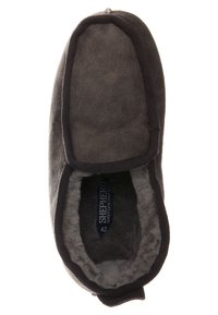 Tumehallidest seemisnahast sussid musta äärise ja pehme halli karvkattega, mille sees on suuruse silt.