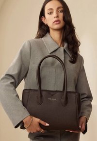 Isabel Bernard Honore Cloe Midi - Handbag - braun