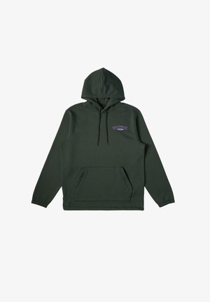 Dunkelgrüner Hoodie aus weichem Material, mit einer vorderen Kängurutasche, einer Kapuze mit Kordelzug und lila gesticktem Logo auf der Brust.