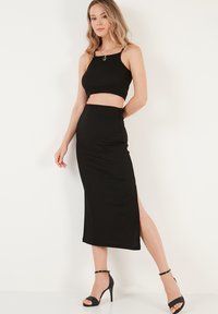 LELA SLIM FIT SET - Bluza - black