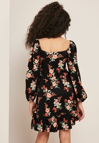 Lipsy Trikotāžas kleita - black floral