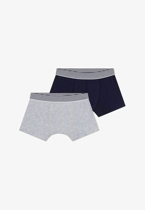 Deux paires de boxeurs pour hommes : une grise et une bleu marine, chacune avec une ceinture élastique rayée. Tissu en mélange de coton, texture lisse.