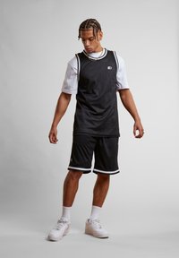 Starter Short - black