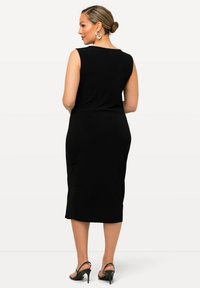 Ulla Popken LESS MIDI czarny