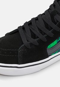 Vans COMFYCUSH SK8-HI UNISEX - Sneaker high - after dark black/green