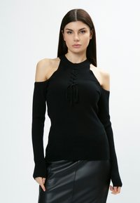INFLUENCER INFLUENCER PULLOVER OFF-SHOULDER RIBBED PULL - Strickpullover - black
