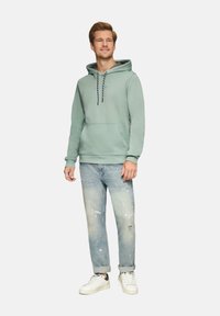 s.Oliver BESTICKTES  KÄNGURU - Hoodie - salbeigrün