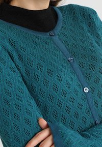Anna Field Strickjacke - green