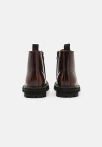Call it Spring BARSTOW - Veterboots - cognac