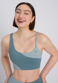 MERA - Reggiseno sportivo con sostegno medio - aloe grey