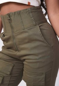 Project X Paris TAILLE HAUTE MULTI-POCHE - Broek - kaki