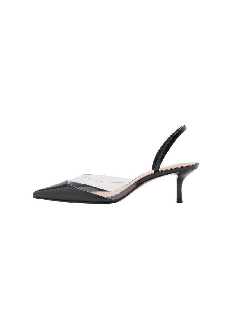 Cizme slingback din piele patent neagră cu vârful ascuțit și panouri transparente. Au un toc subțire și un design cu spatele închis.