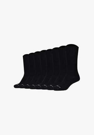 Neun Paar schlichte schwarze Knöchelsocken, nebeneinander und gleichmäßig verteilt, vor weißem Hintergrund.