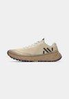 TOMIR 2.0 SHOE UNISEX - Bėgimo bateliai, skirti nelygiam paviršiui - beige
