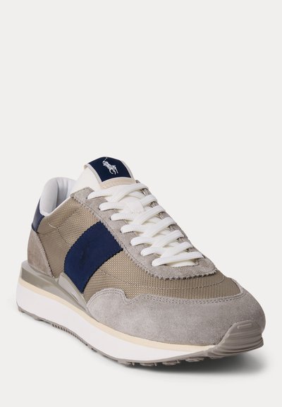 Polo Ralph Lauren TRAIN 89 SUEDE-PANELED SNEAKER UNISEX - Treniņu apavi - earth grey/ecru/spring navy