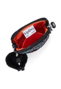 Kipling-Münzbeutel aus dunklem Stoff mit buntem geometrischem Muster, orangefarbenem Innenfutter und einem plüschigen schwarzen Affenanhänger. Mit Reißverschluss.
