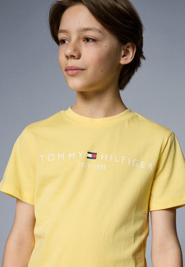 EXCLUSIVE ESSENTIAL TEE UNISEX - Print T-shirt - citronella